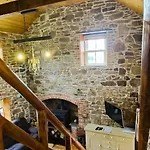 2 Bed Sandstone Lägenhet