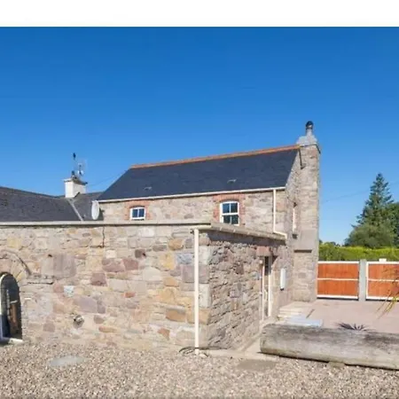 2 Bed Sandstone Lejlighed