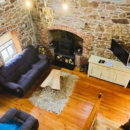 2 Bed Sandstone Lägenhet