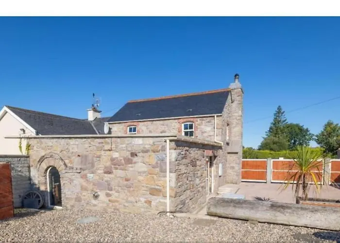 2 Bed Sandstone Lejlighed