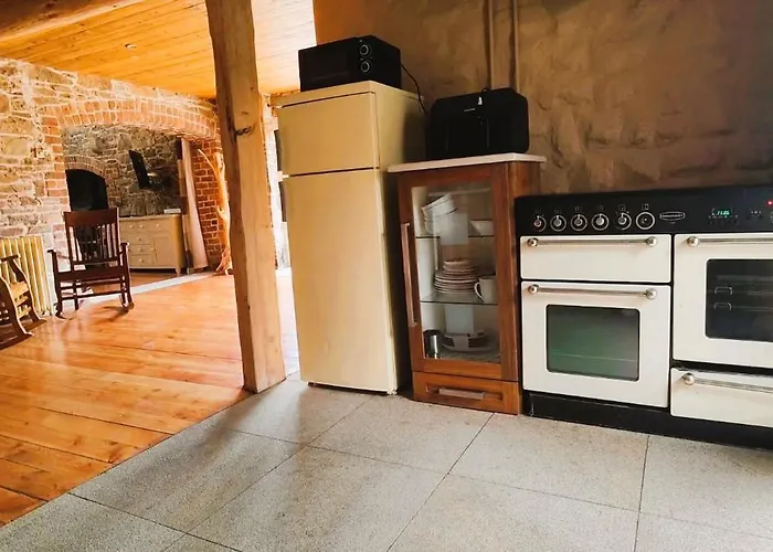 2 Bed Sandstone Newport (Tipperary)