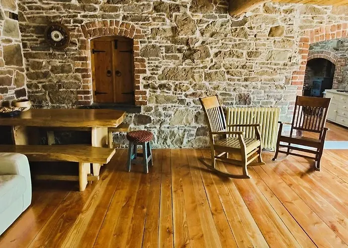 2 Bed Sandstone * Newport (Tipperary)